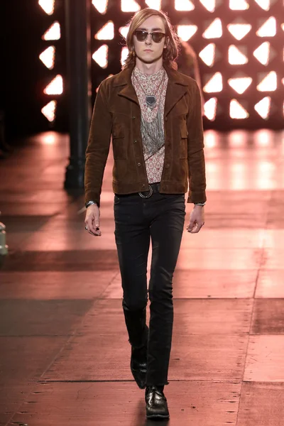 Look 14